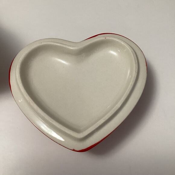 Vintage Temptations Heart Shaped Ramekin Baking Dish Lid Floral Lace Trinket Box - Picture 6 of 10